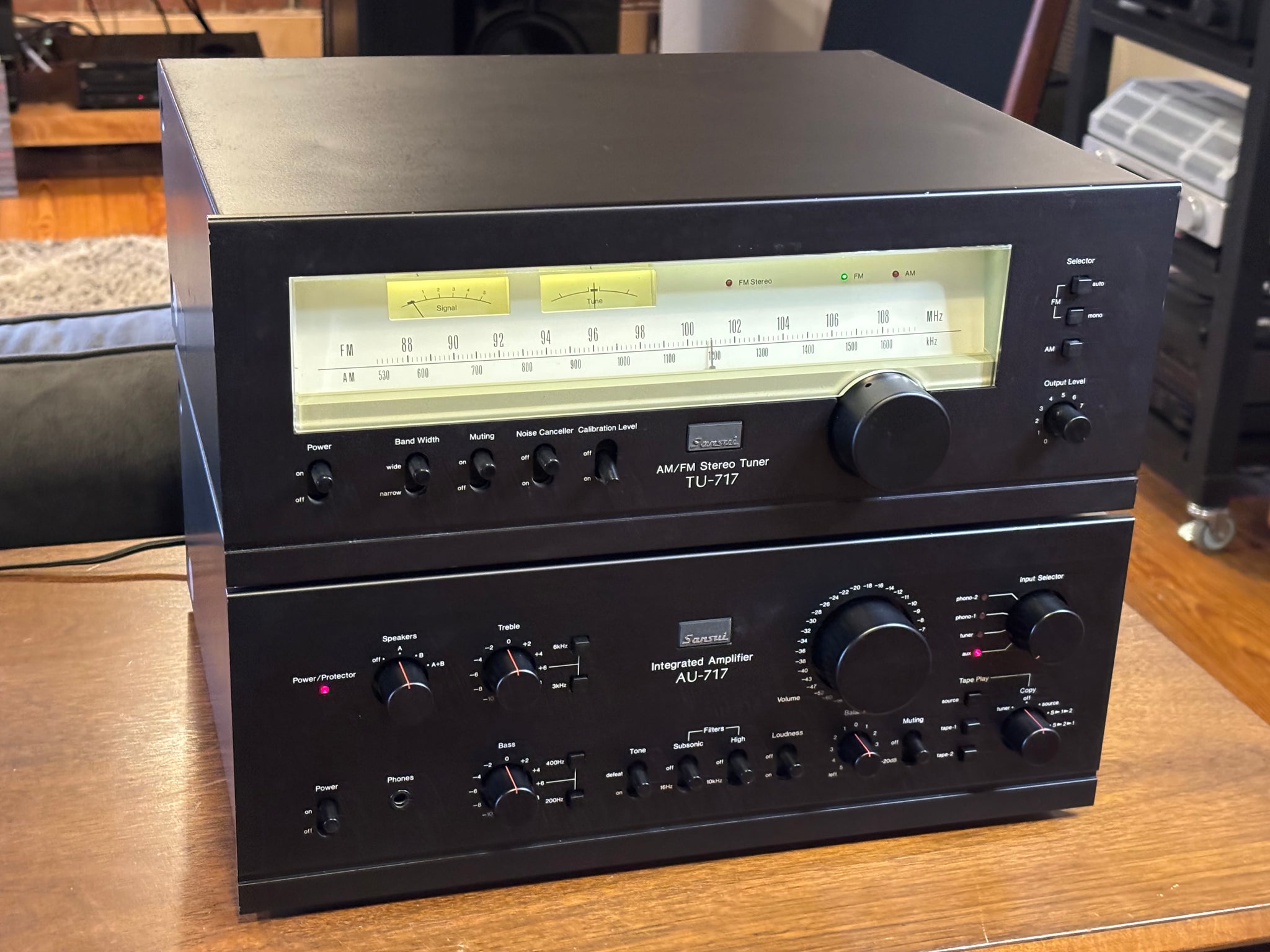 Classic Sansui AU-717 & TU-717 Integrated Amp & Tuner 