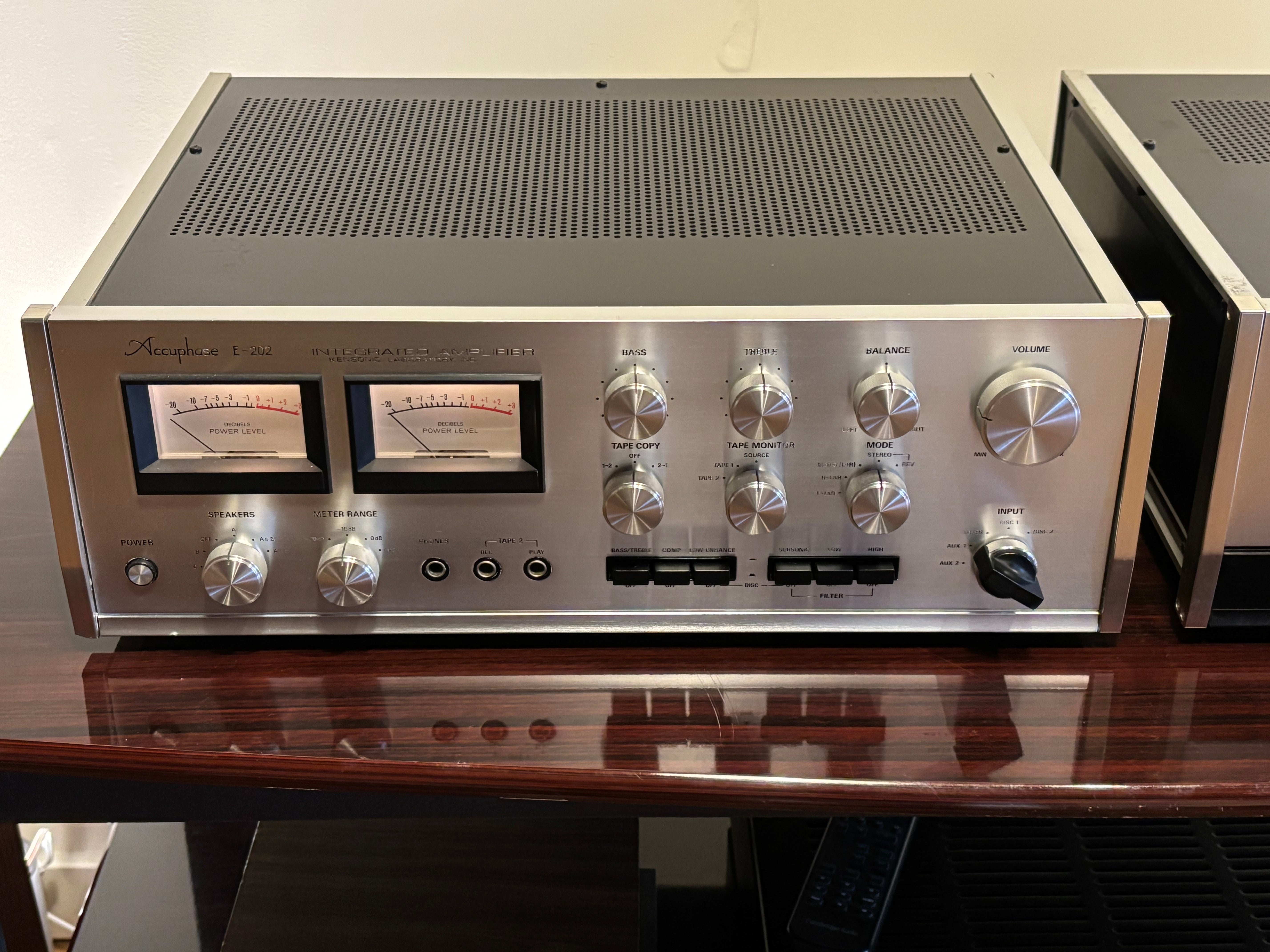 Accuphase, E-202 & T-100, Classic Japanese Hi-End. Amazing Pair