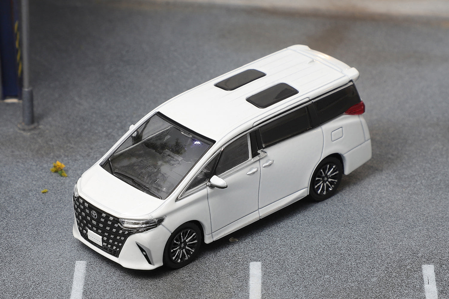 DCT 1:64 Toyota Alphard (4 Variants) – Horizon Diecast