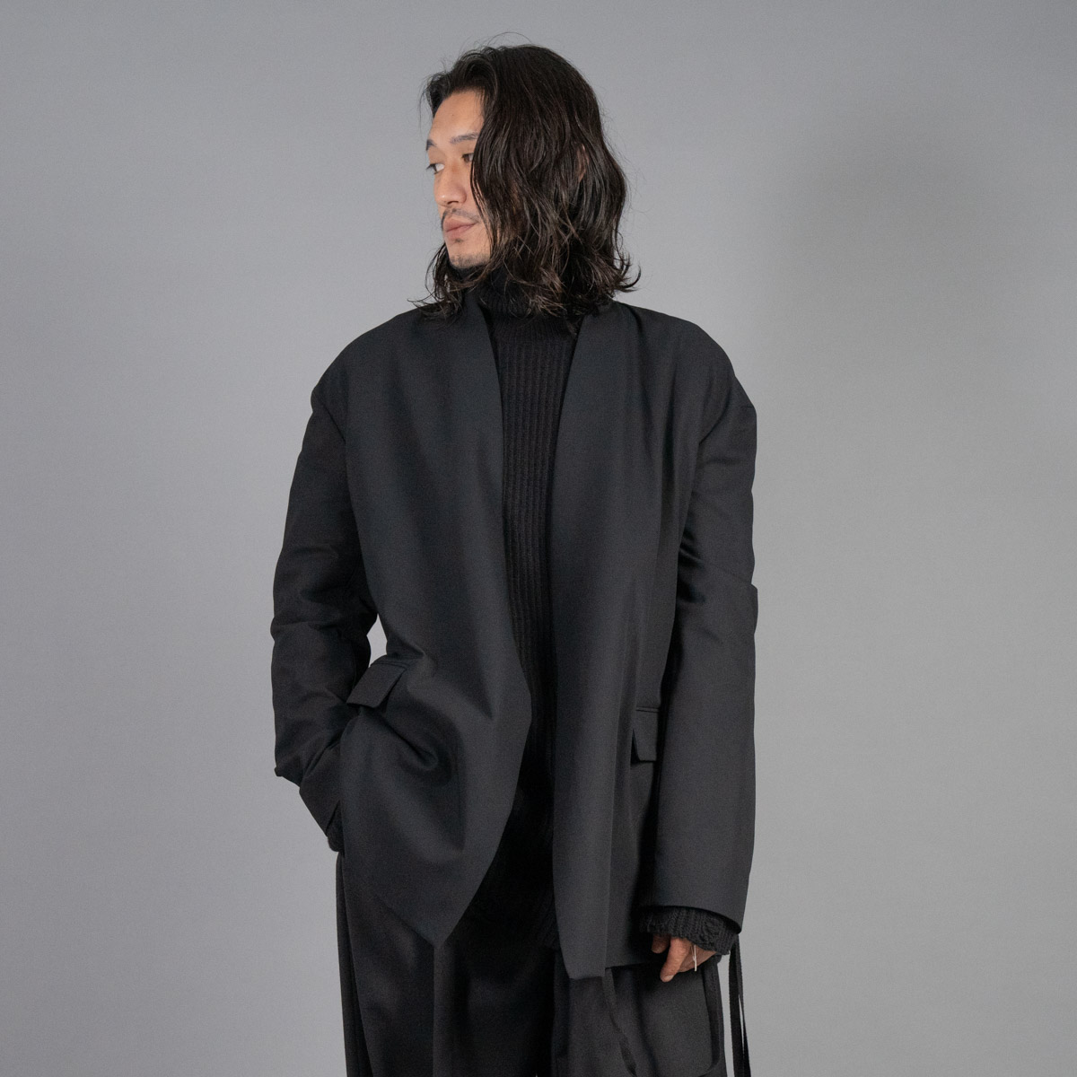 アンドゥムルメステールのハイネックダメージニット | HUES 福岡