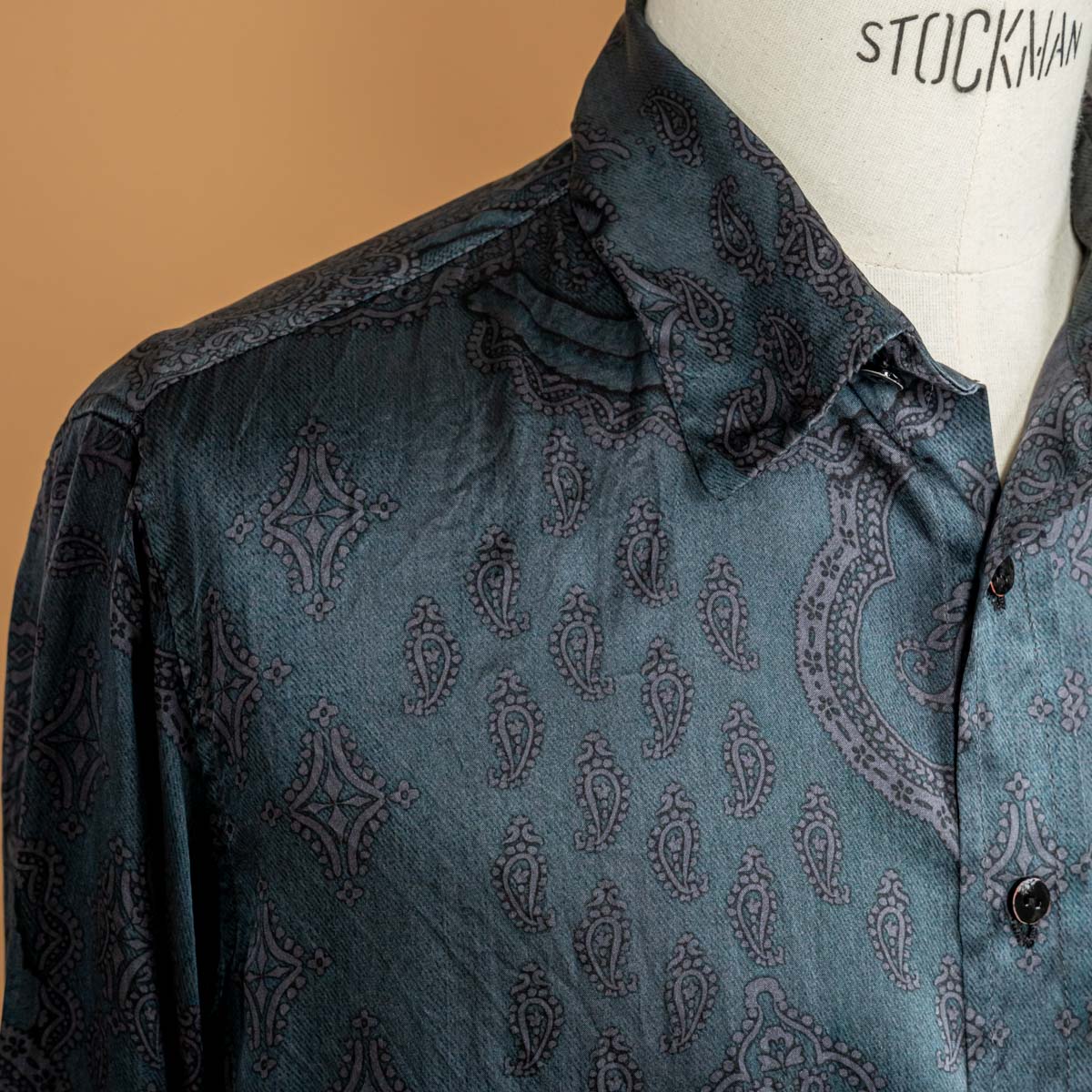 ジェフリー B.スモール ハンドダイ シルクシャツ | HUES 福岡セレクト