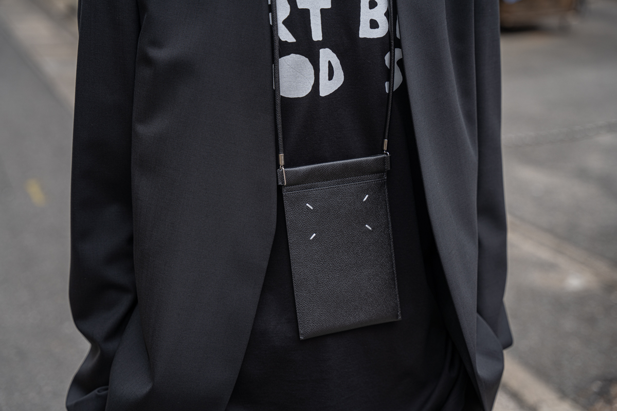 メゾンマルジェラのレザードキュメントホルダー【YouTube解説付き