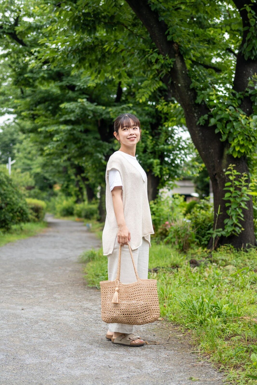 涼やかな手編みバッグで夏を楽しむ｜ストローのカゴバッグ | 手編みの