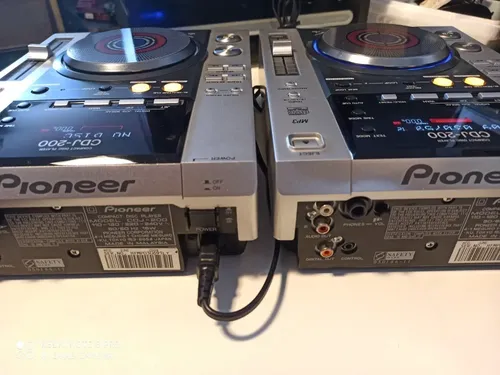 Par De C D J 200 Pioneer Na Caixa Original 110v/220v (bivolt