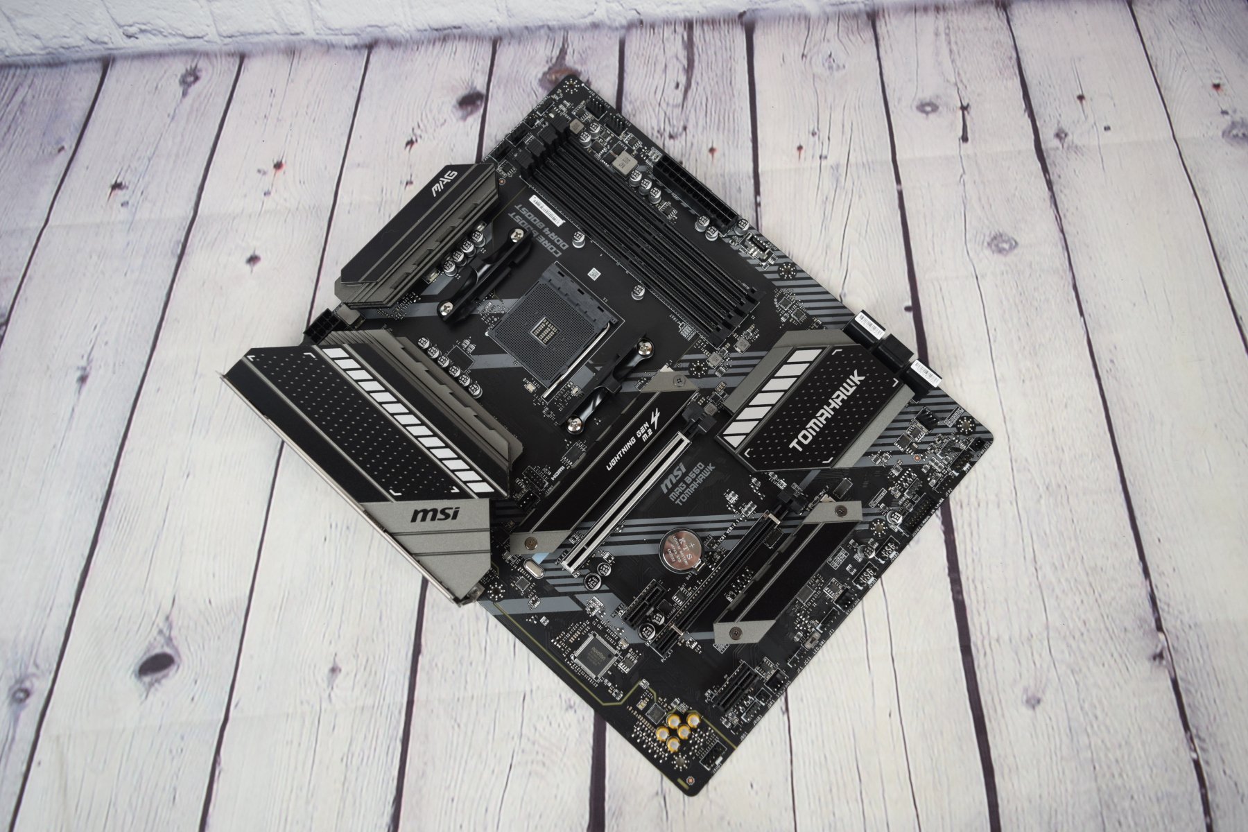 MSI MAG B550 Tomahawk - Review 2020 - PCMag Middle East