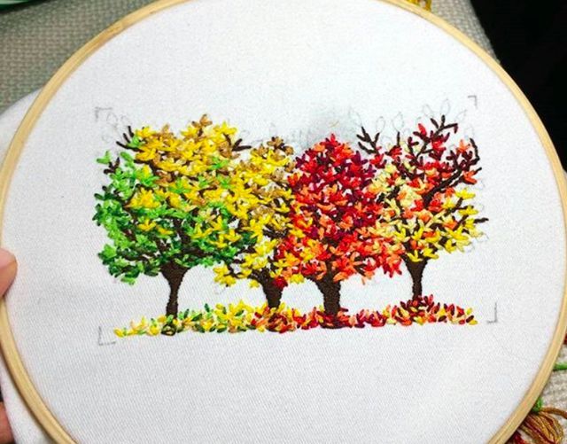 どこかの風景」がなぜか懐かしい。そんな刺繍の風景画。