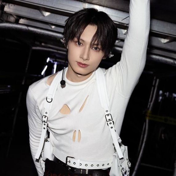 ジュン」のアイデア 900+ 件【2026】 | ジュン, seventeen ジュン