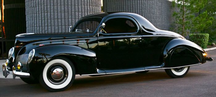 現代風に魔改造されたリンカーン・ゼファー（1939年）が競売に。4500万