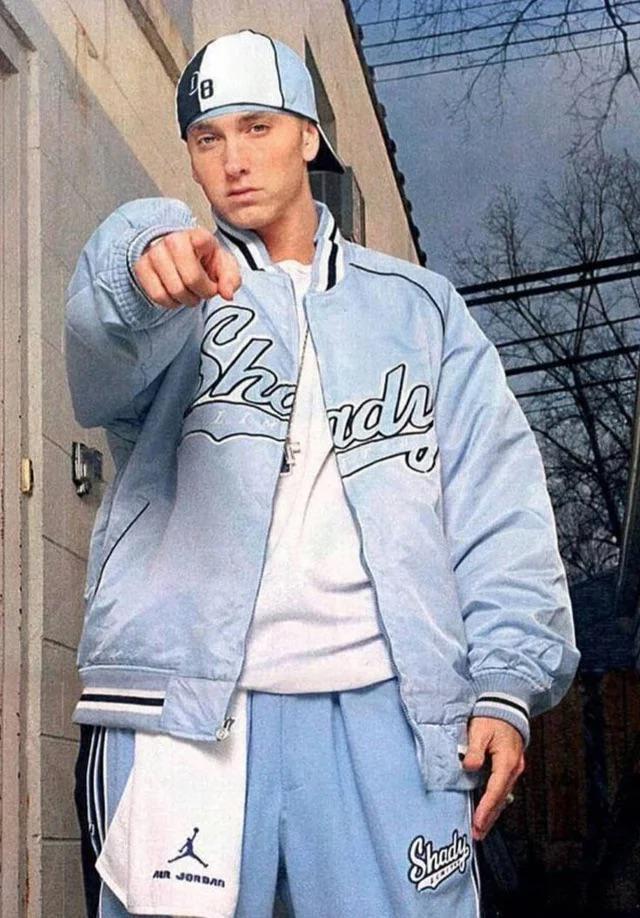 このShady ltd.のジャケットって、どこかで売ってるか知ってる人いる