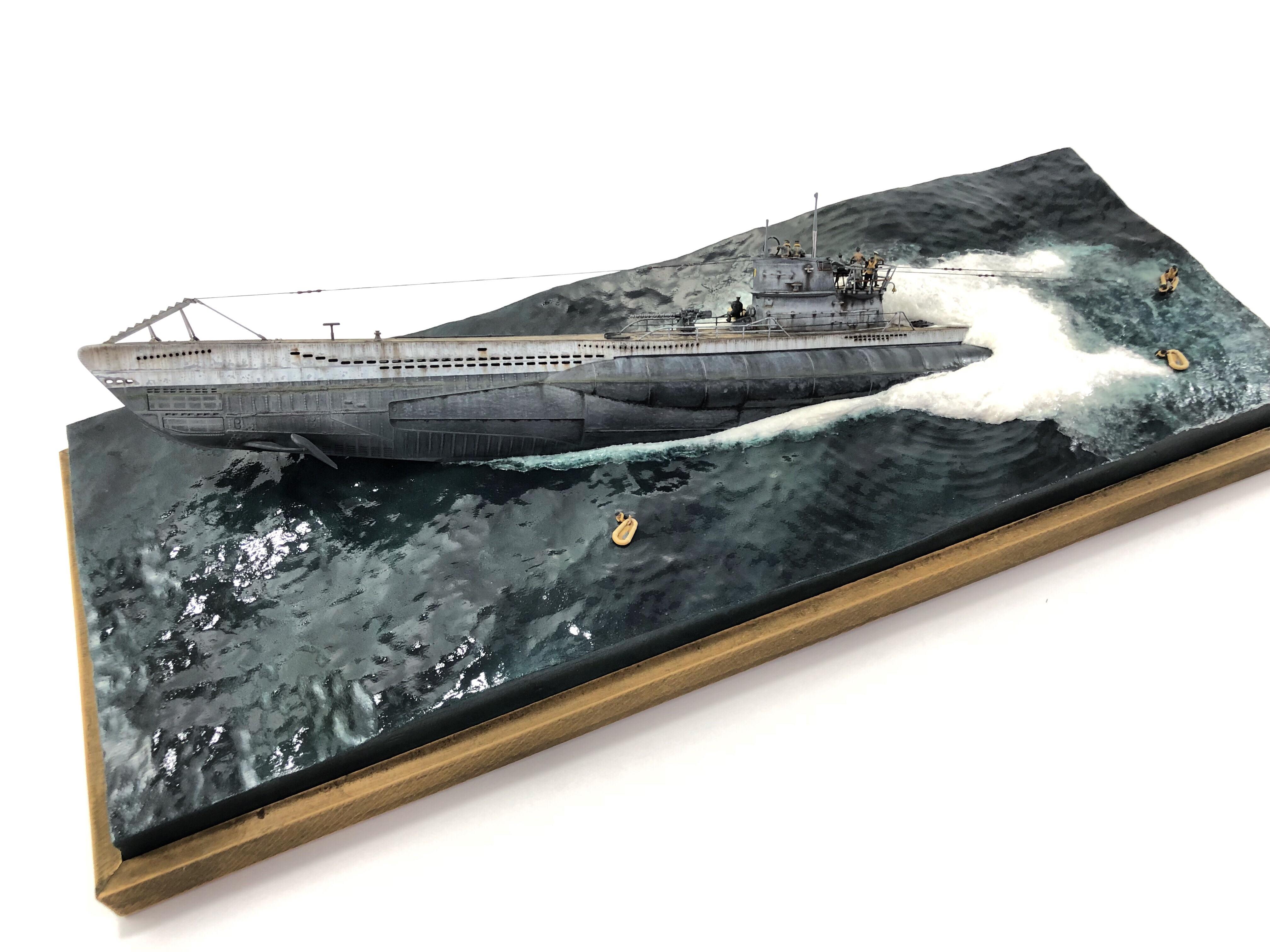 1/72スケールのUボートVIIC「溺れる狼」ジオラマ、U-625の沈没に