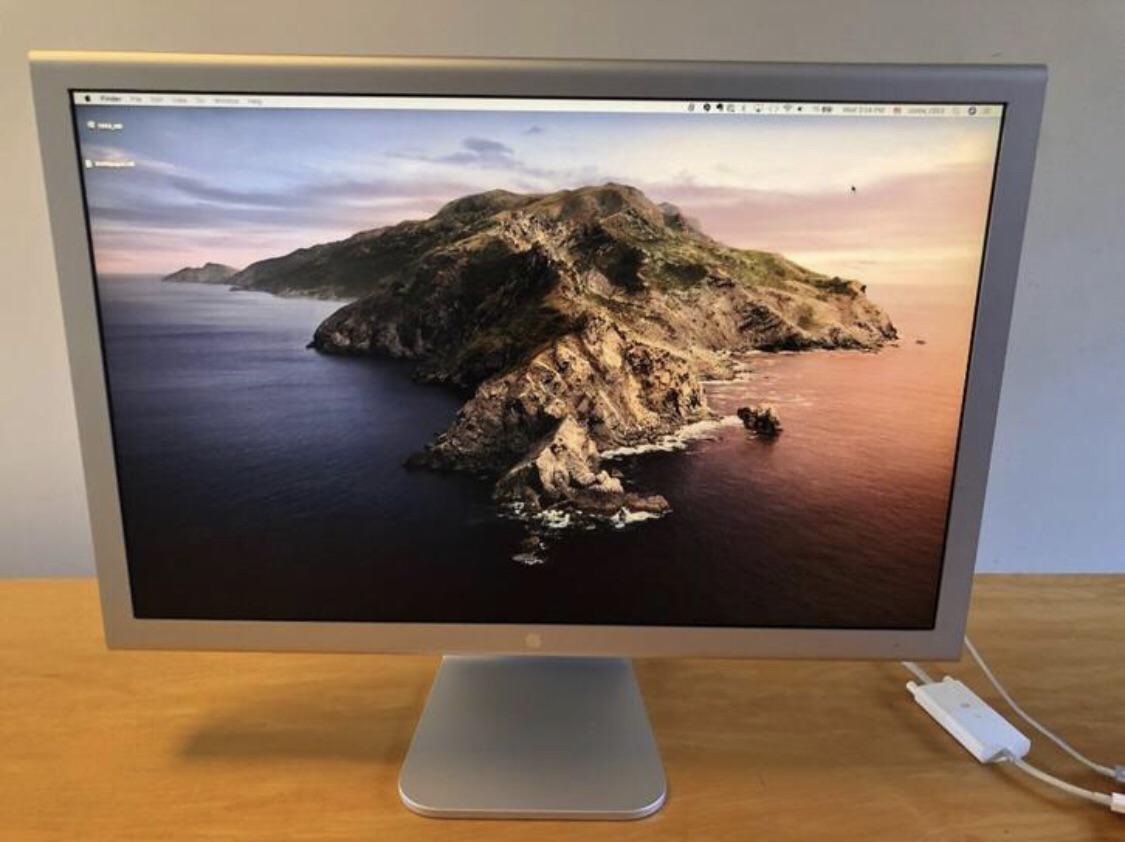 MacBook Pro m1 用の追加モニターとして、中古の Apple Cinema Display