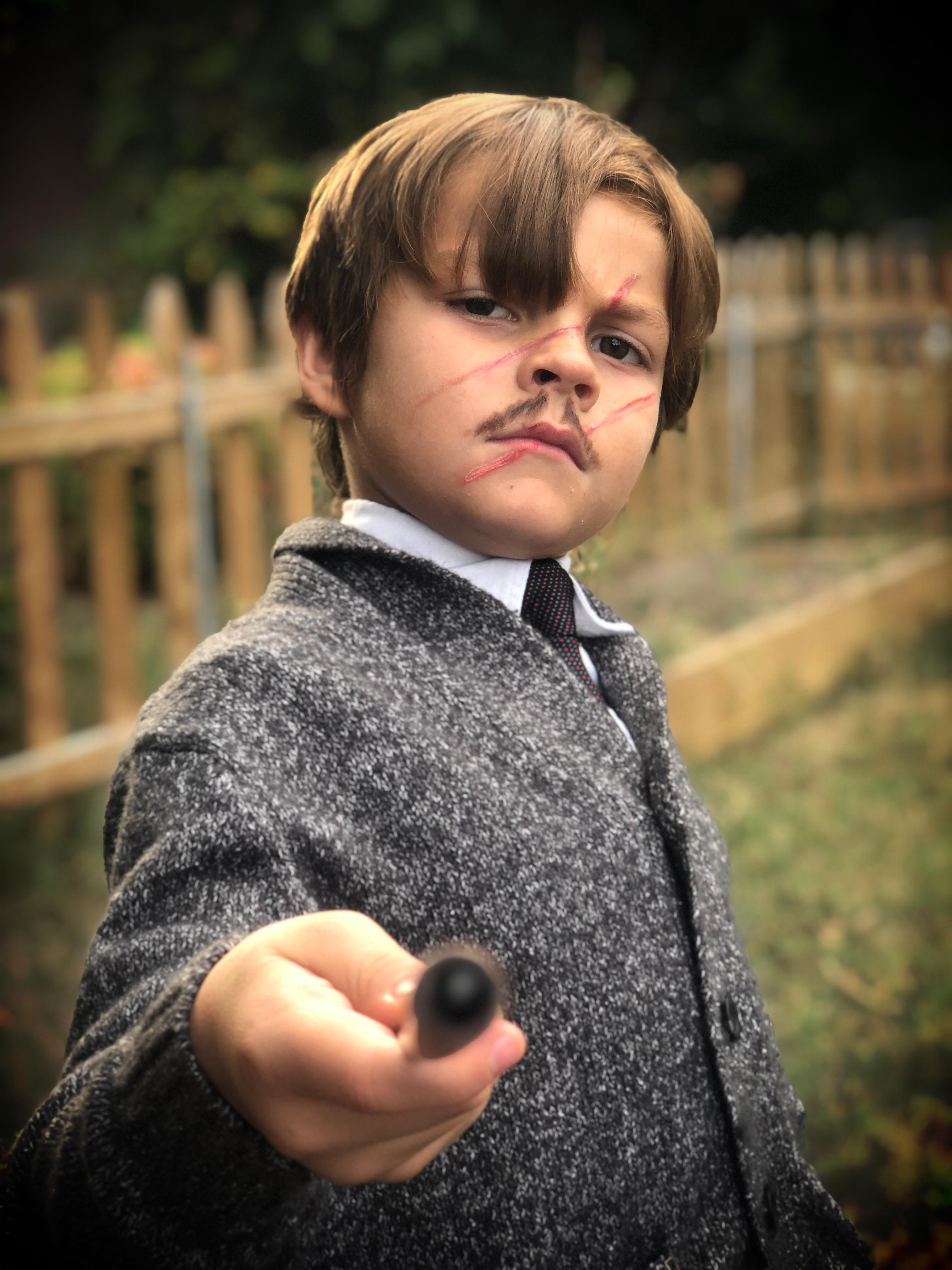 リーマス・ルーピン - 7歳児がコスプレ : r/harrypotter