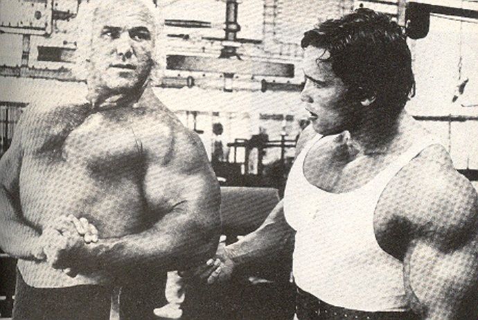 アーノルド・シュワルツェネッガーとWWFチャンピオンの「スーパー