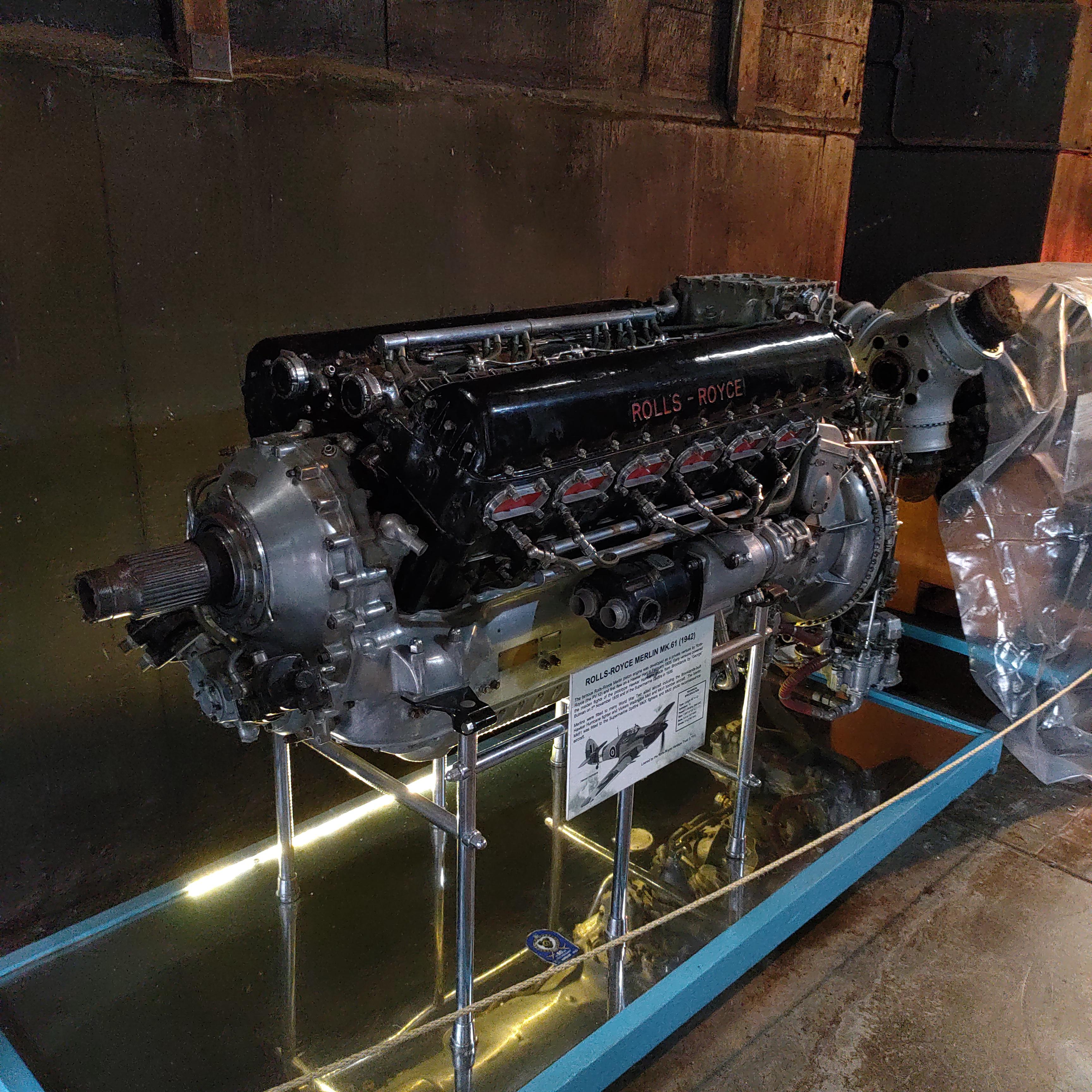 ロールス・ロイス マーリン Mk.61。伝説的な美しさ！ : r/MachinePorn