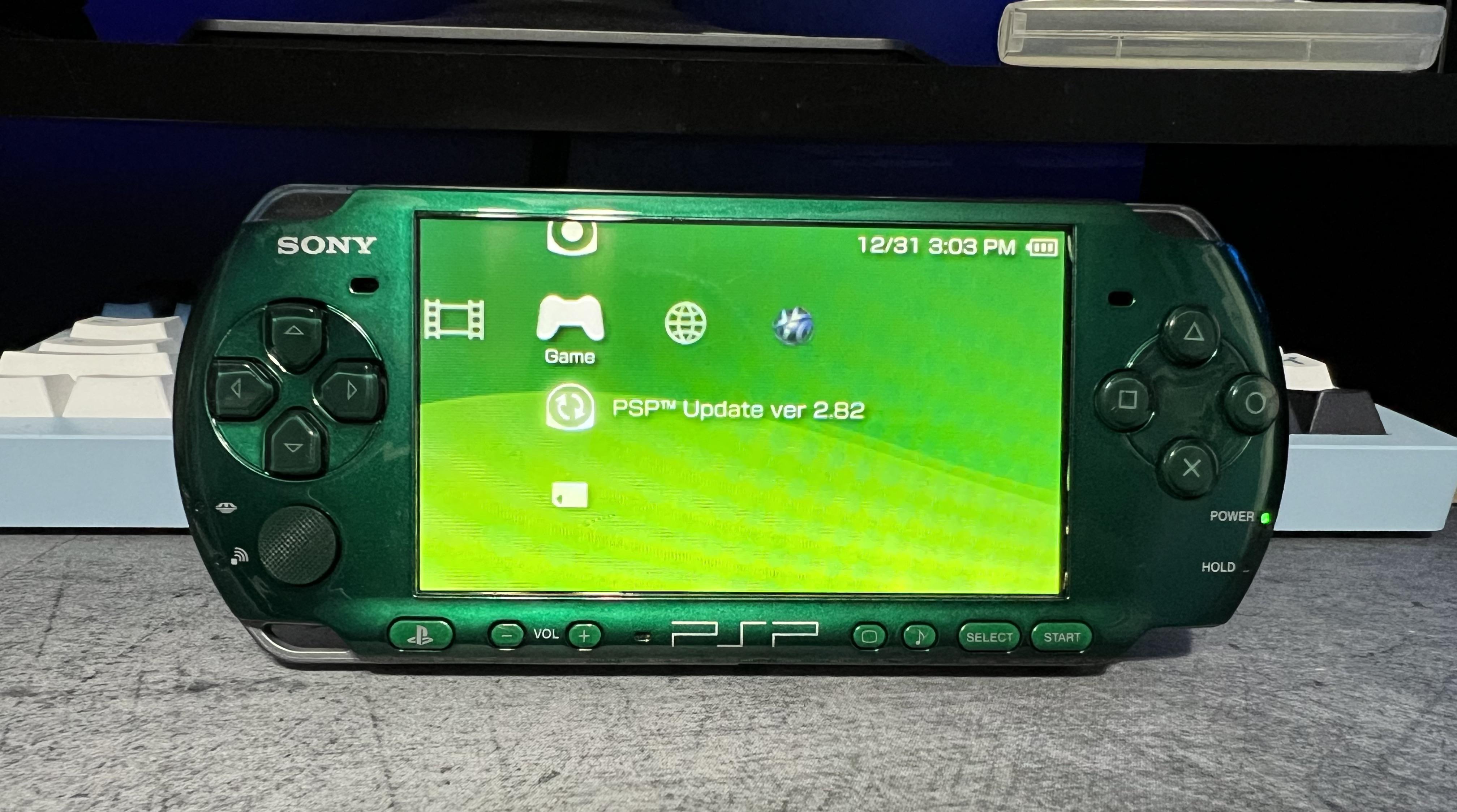 これ、グリーンのPSP 3000、ゲットしたばっか。 : r/PSP