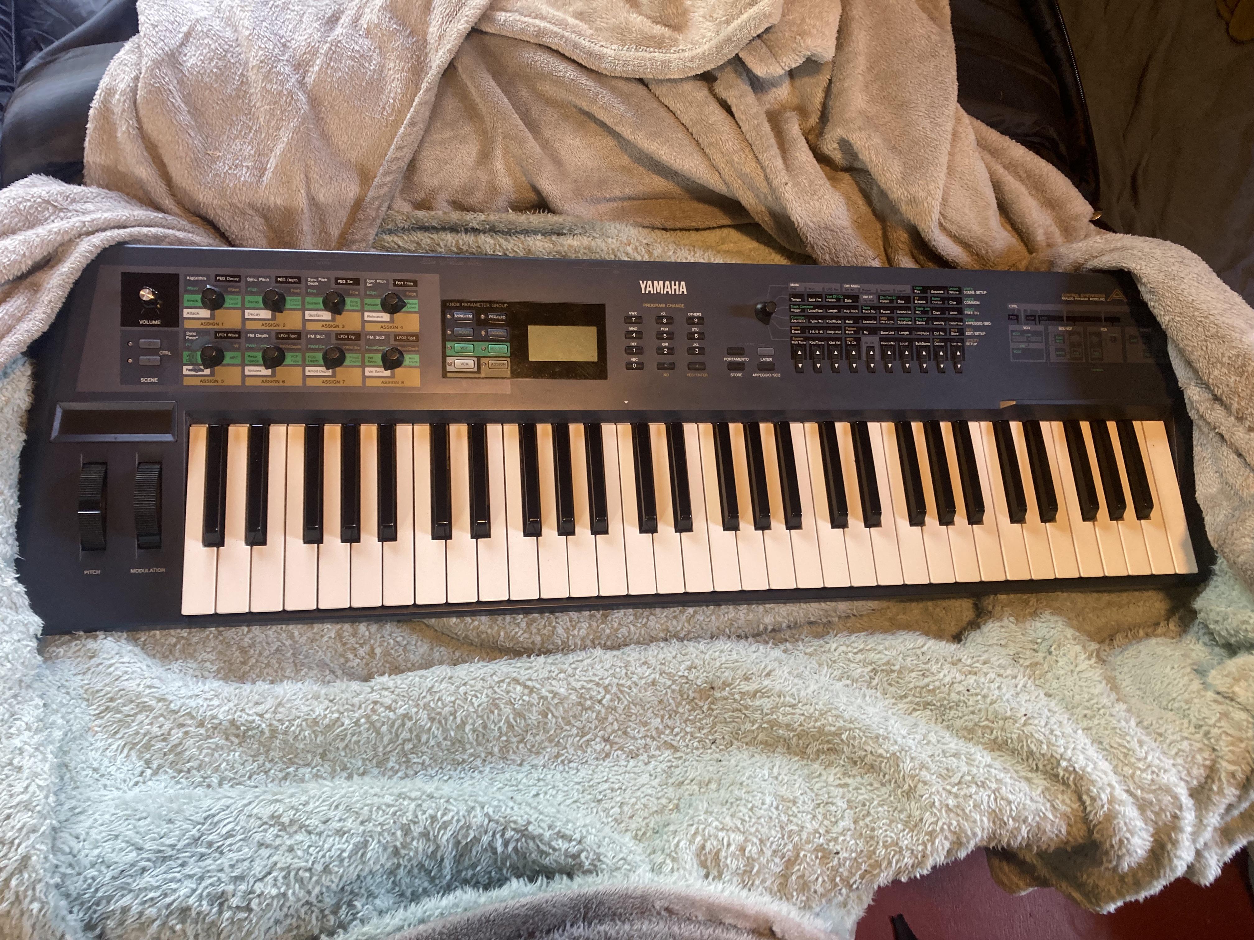 初めてのシンセ、夢見心地でファットなヤマハ An1x。 : r/synthesizers