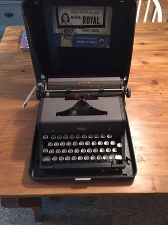 Bought my first typewriter today - a 1940s Royal Arrow : r/typewriters