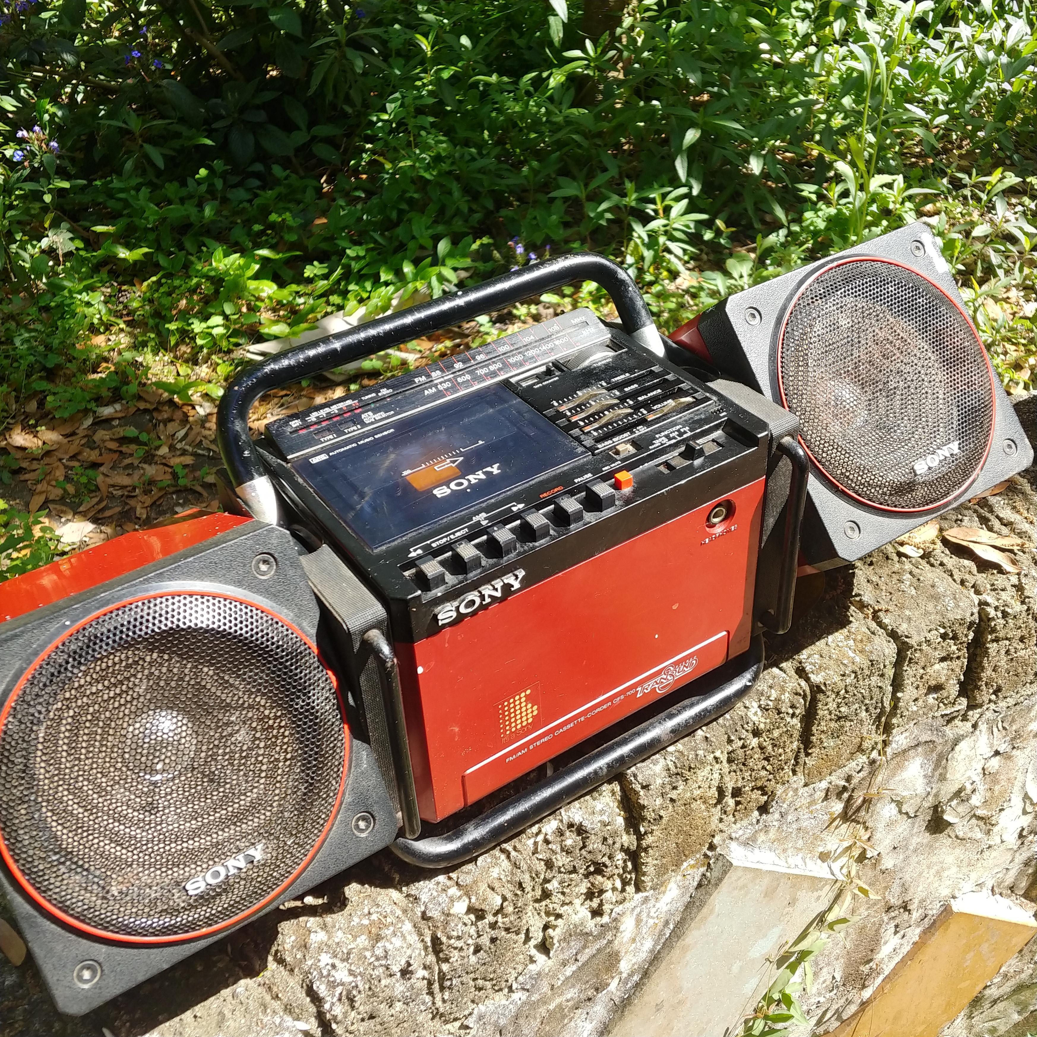 Sony CFS-700 (works!) pulled from a garage today. : r/cassetteculture