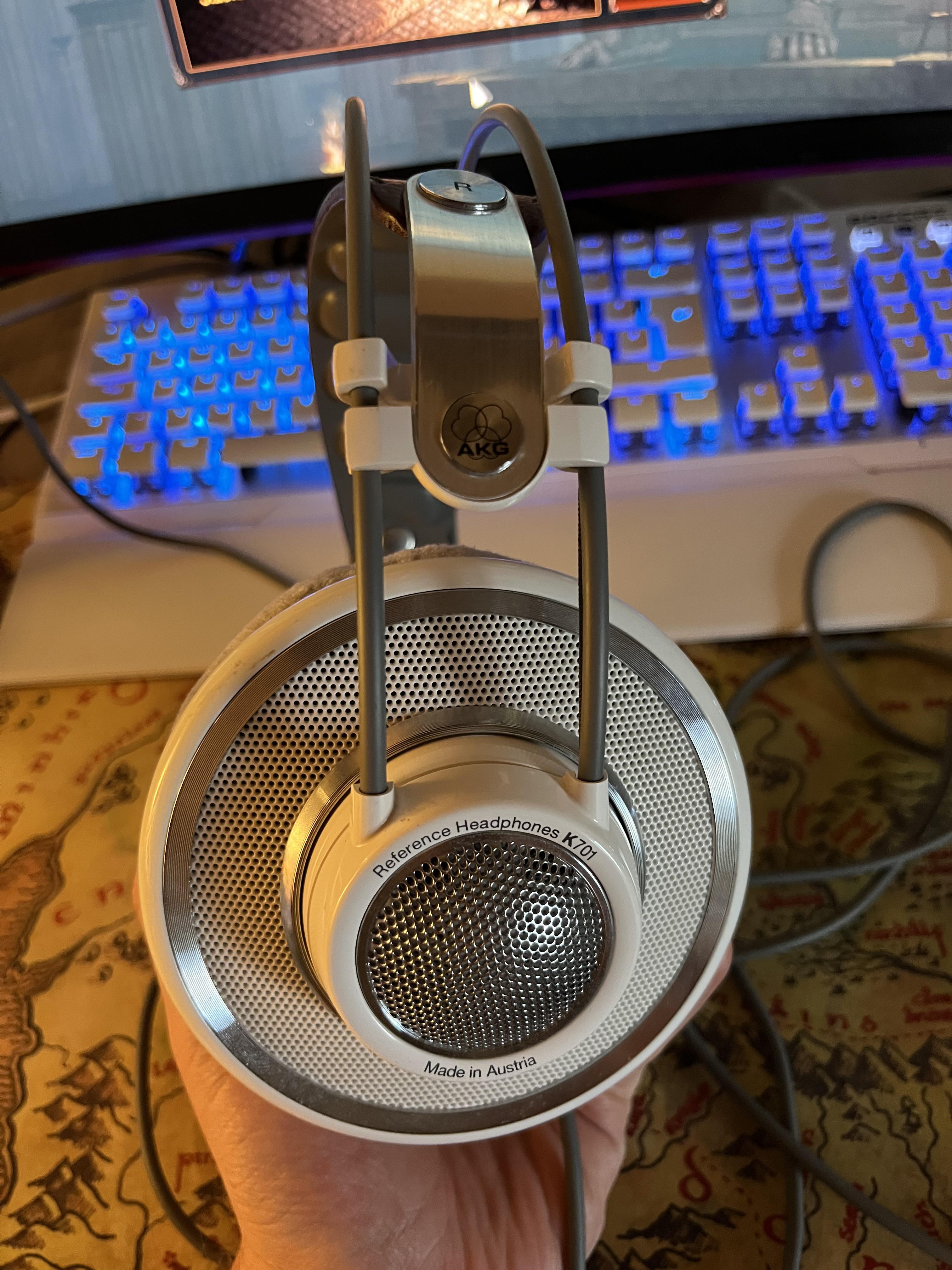 新品」のオーストリア製Akg K701 : r/headphones