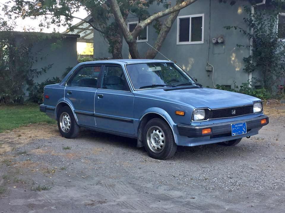 新しい1983年製のホンダシビックセダンだよ。明日受け取りに行くんだ