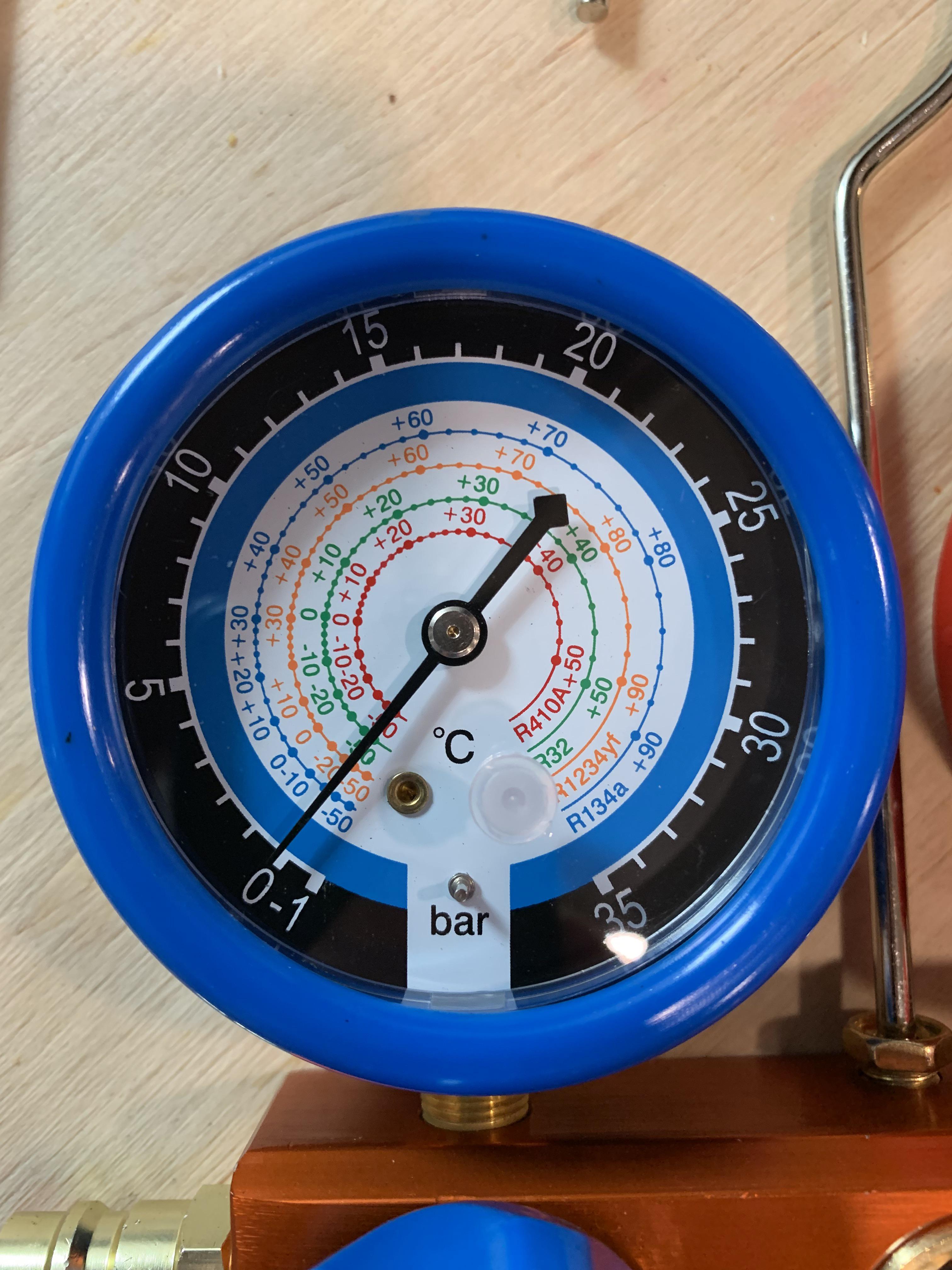 マニホールドゲージの読み方？ : r/MechanicAdvice