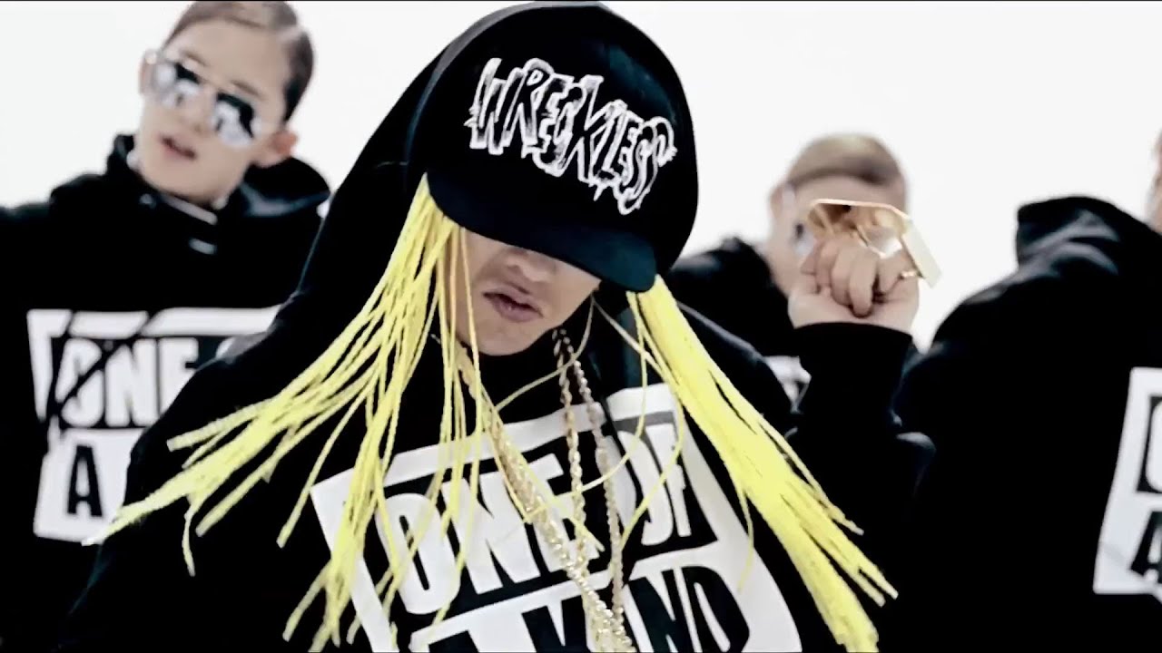 G-DRAGON - ONE OF A KIND MV 2012 [eng sub + 한국어 자막] - YouTube