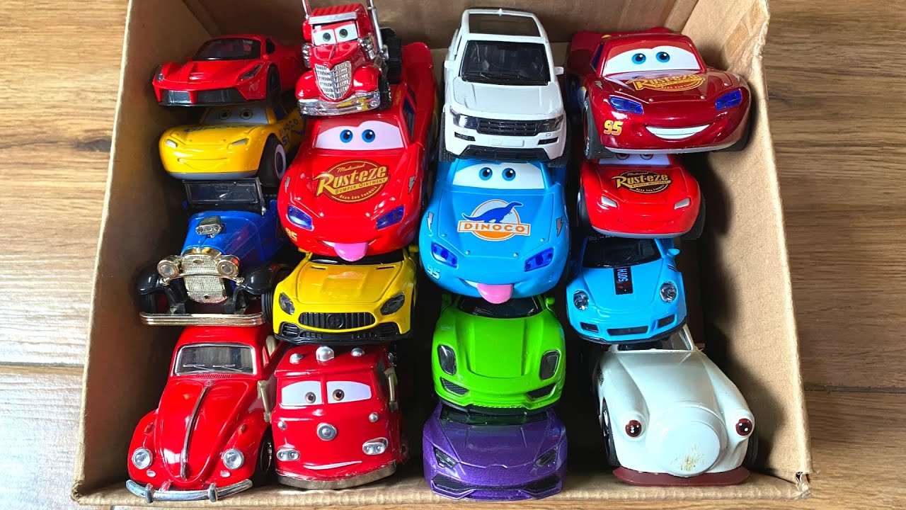 モデルカーが詰まったボックス - マツダ Mx5、-ケーニゲスグ ジェスコ