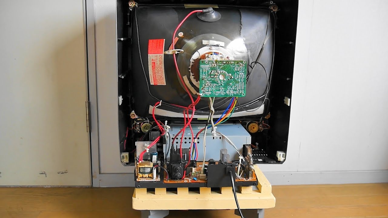 ブラウン管テレビの中身を見る「SHARP・VT 21GHP」VHS ビデオ一体型