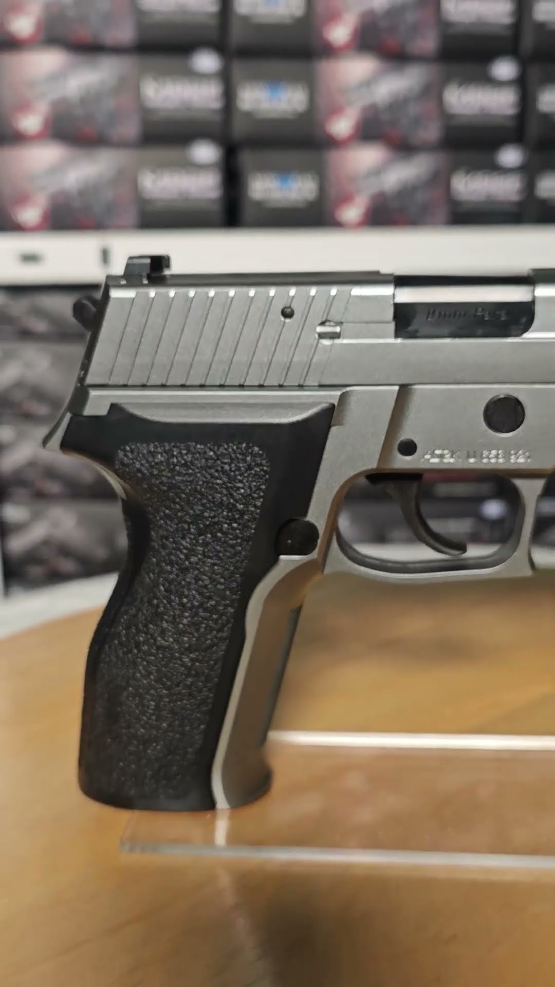 Airsoft SIG Sauer P226 E2, Stainless model, GBB, Tokyo Marui - YouTube