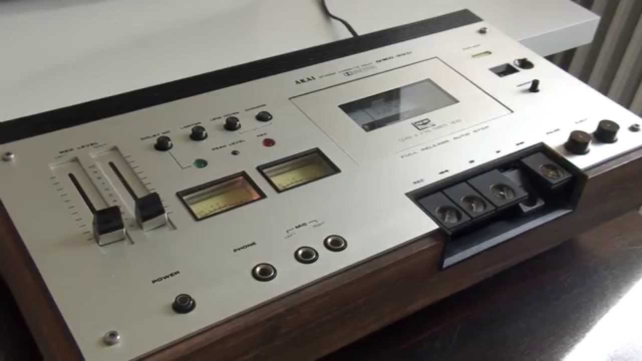 Unleash the Magic of Analog: AKAI GXC-39D Stereo Cassette Deck