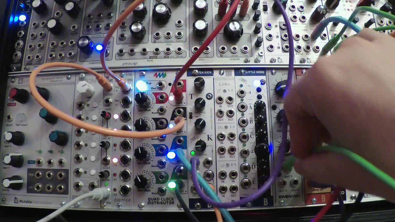 今月のモジュラー・シンセ：4MS Quad Clock Distributor 〜第7回