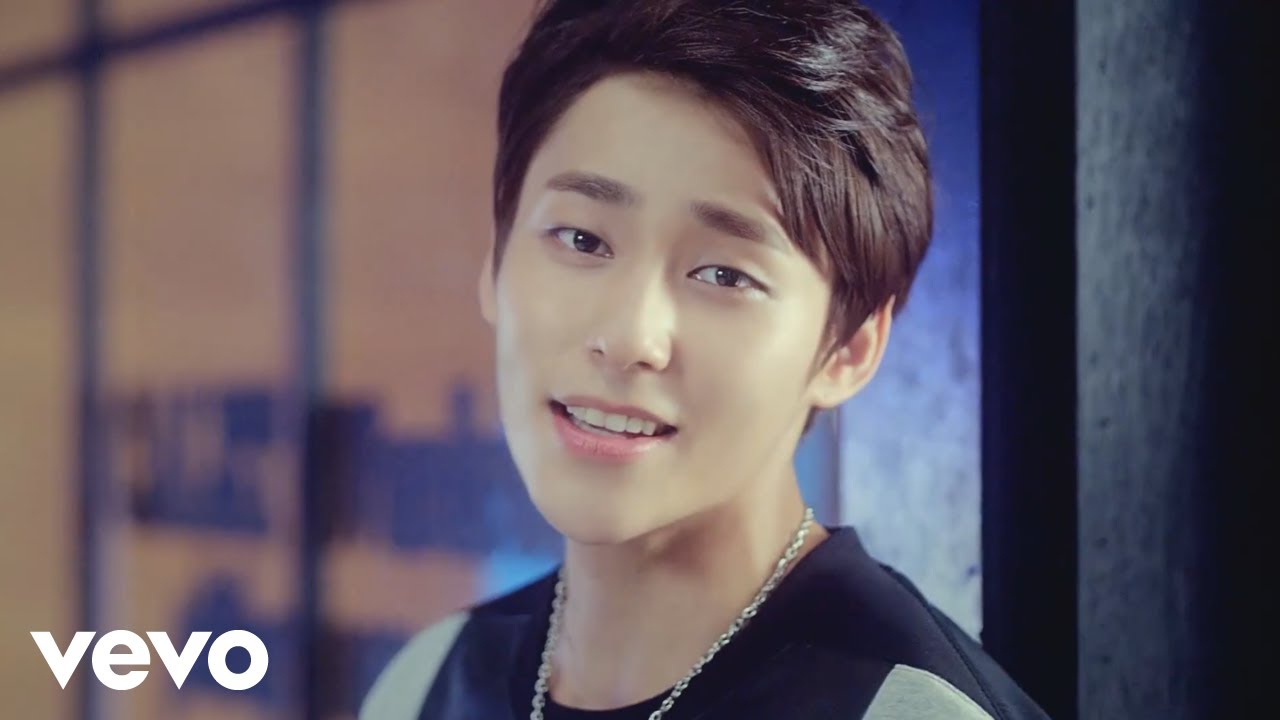 UNIQ - Falling In Love - YouTube