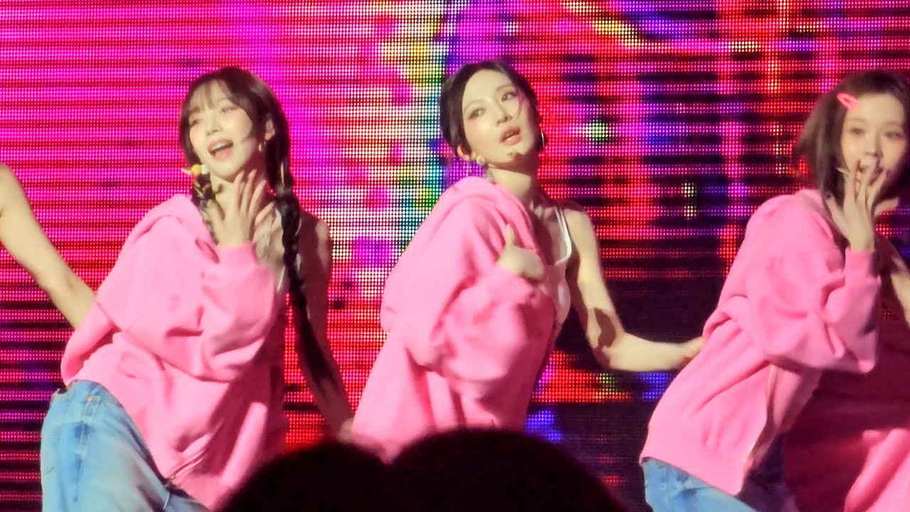 AESPA (에스파) in 4K - PINK HOODIE - TORONTO - SYNK : PARALLEL