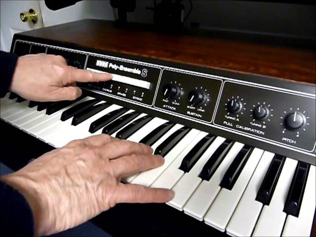Korg Polyphonic Ensemble PE2000 - YouTube