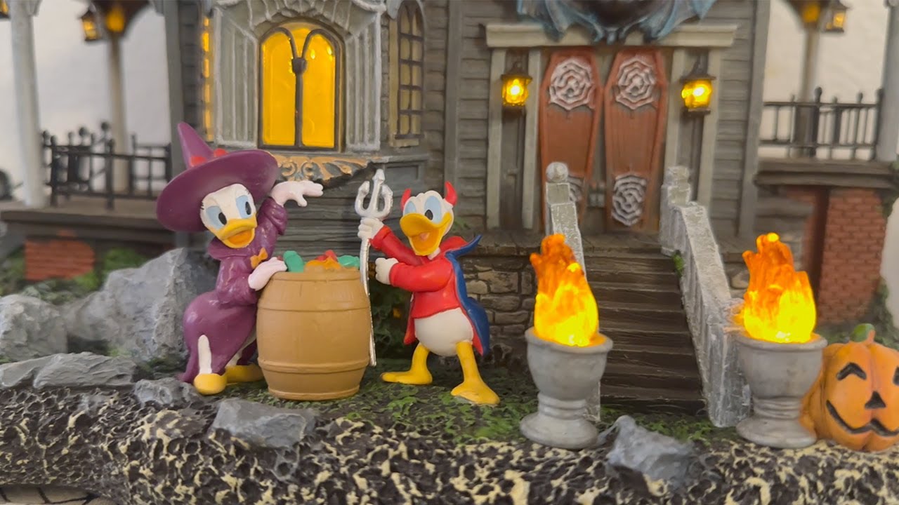 Disney Halloween Village Set, 12 piece COSTCO UNBOXING - YouTube