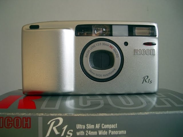フィルムカメラ》「RICOH リコー・R1s」（1995年発売）35mmコンパクト