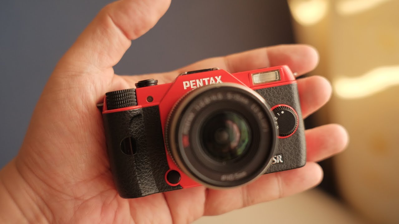 Tiny Camera with a Huge Fun Factor - Pentax Q10 - YouTube