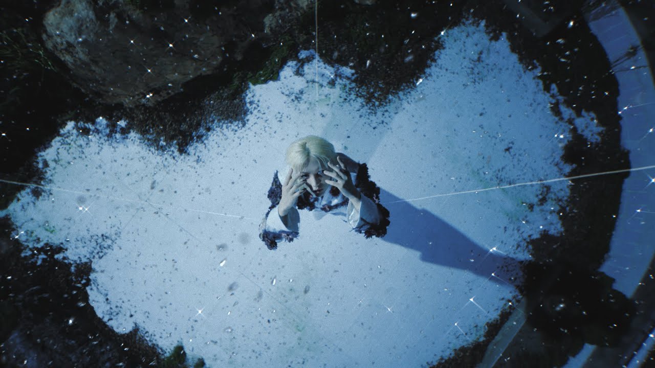 Stray Kids 『Hollow』 Music Video - YouTube