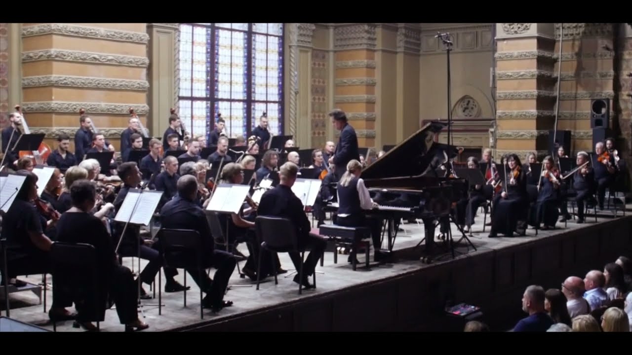 Liszt - Piano Concerto No. 3 ( Shumakova/Earle/OPO ) - YouTube