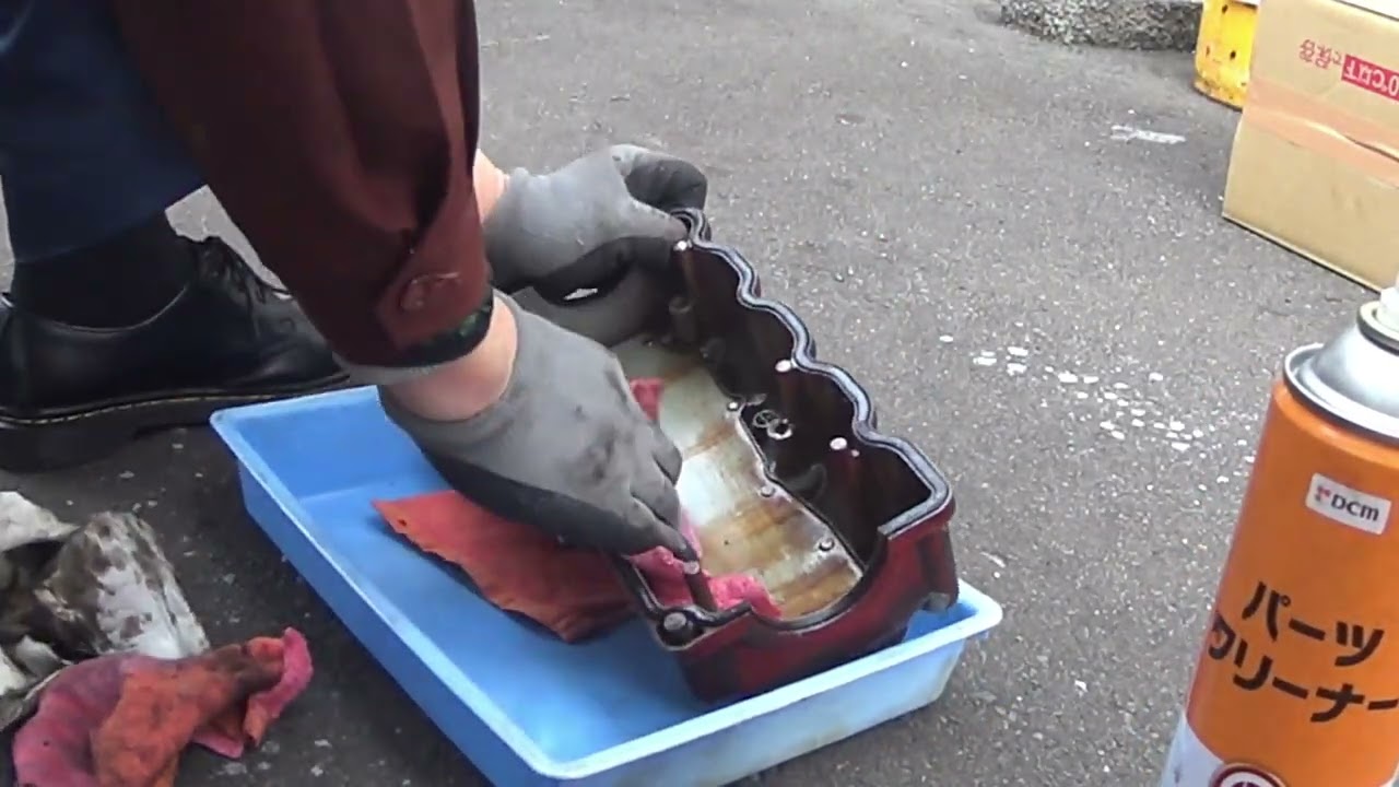 サンバーオイル漏れ修理とタペットカバーの結晶塗装 - YouTube