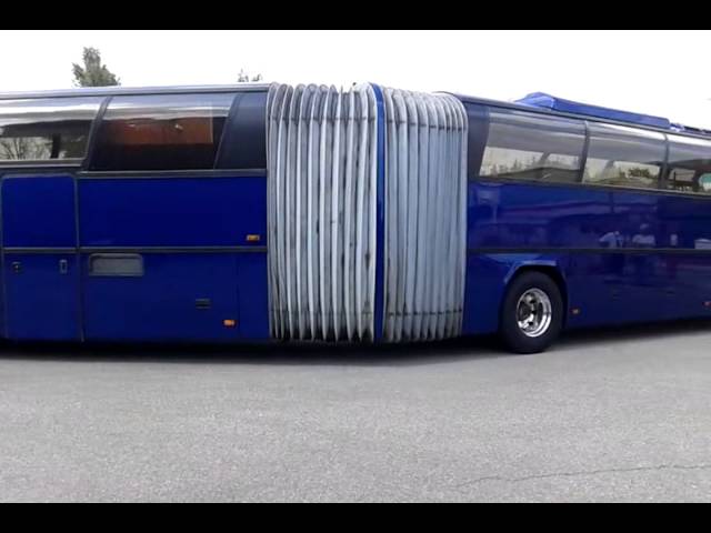 Reverse parking Jumbocruiser No. 4 and No. 1 - YouTube