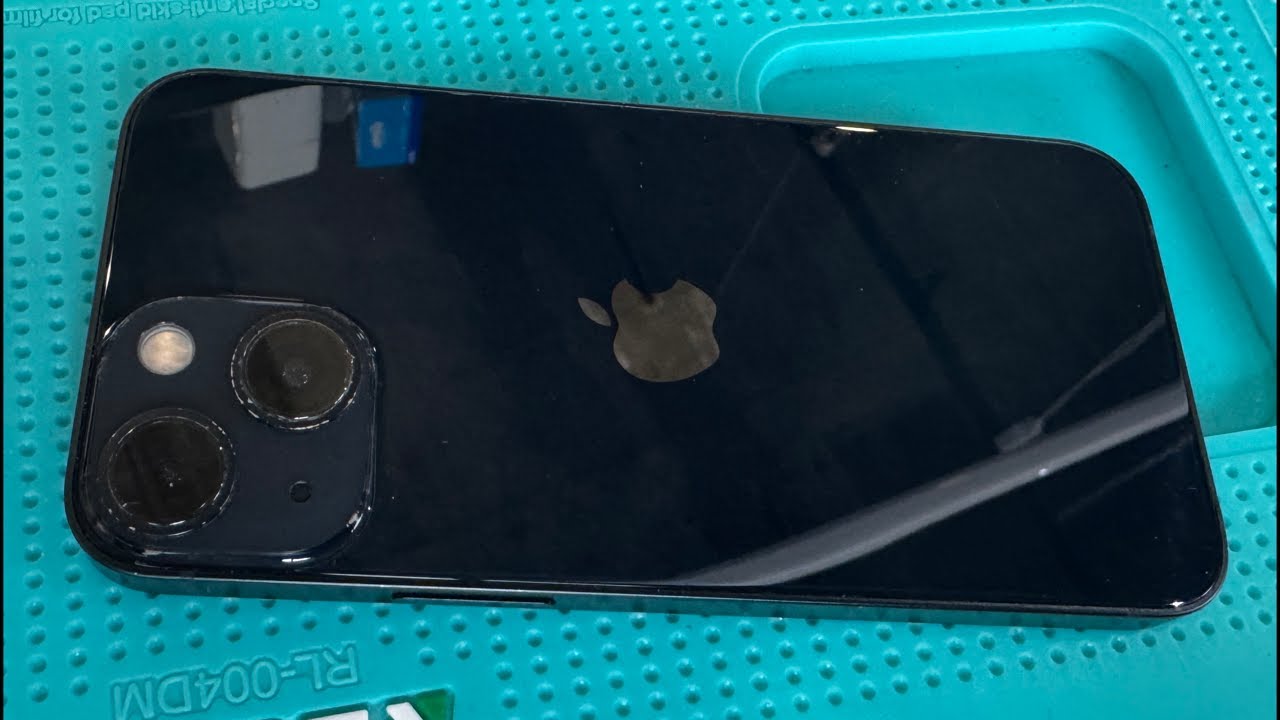 16,000バッテリー交換か？】iPhone 13 mini 起動しない修理 - YouTube