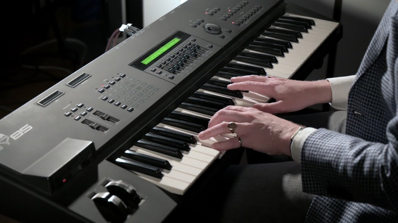 The Fantastic Yamaha SY85 From 1992 - YouTube