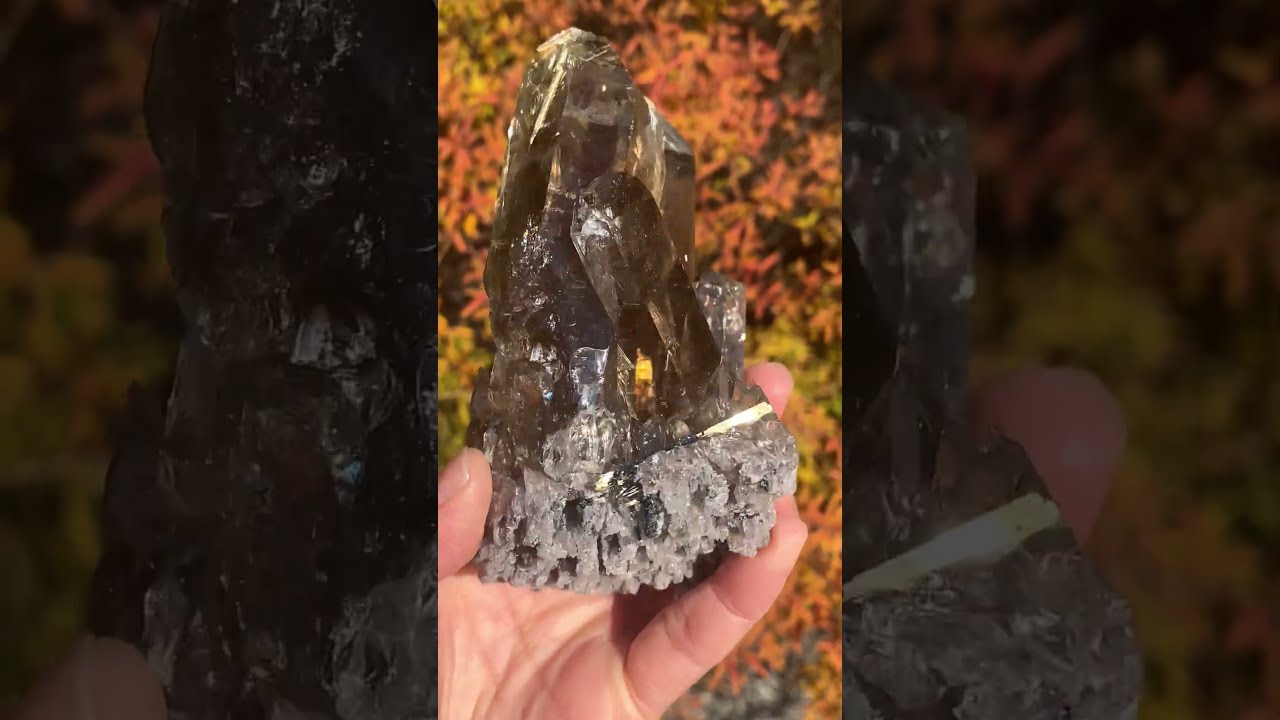 スモーキー・ルチルクォーツ原石(A28)