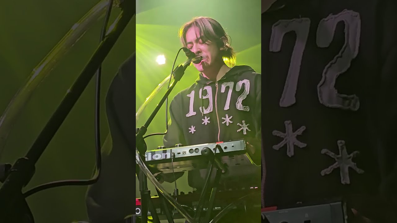 Kroi - Suck a Lemmon [Official Video] - YouTube