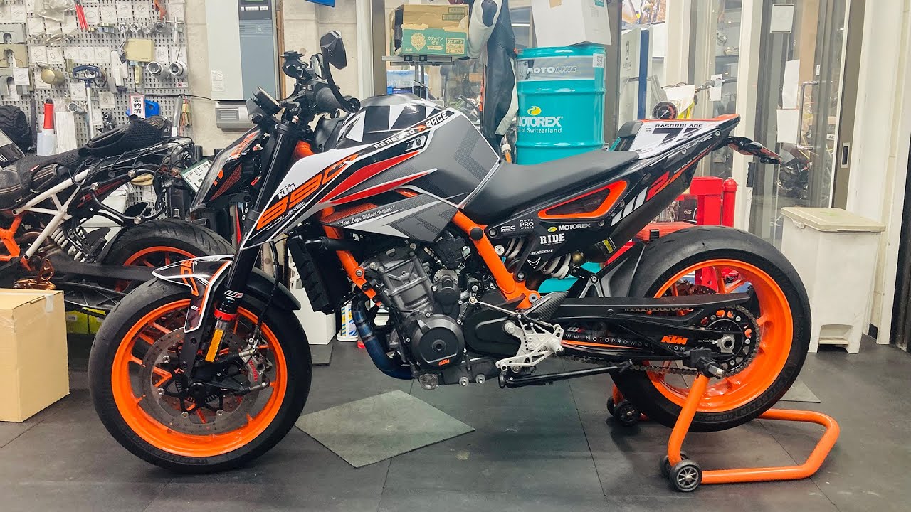 KTM 890 DUKE R カスタム完成！Akrapovic, MotoProworks, MotoCRAZY