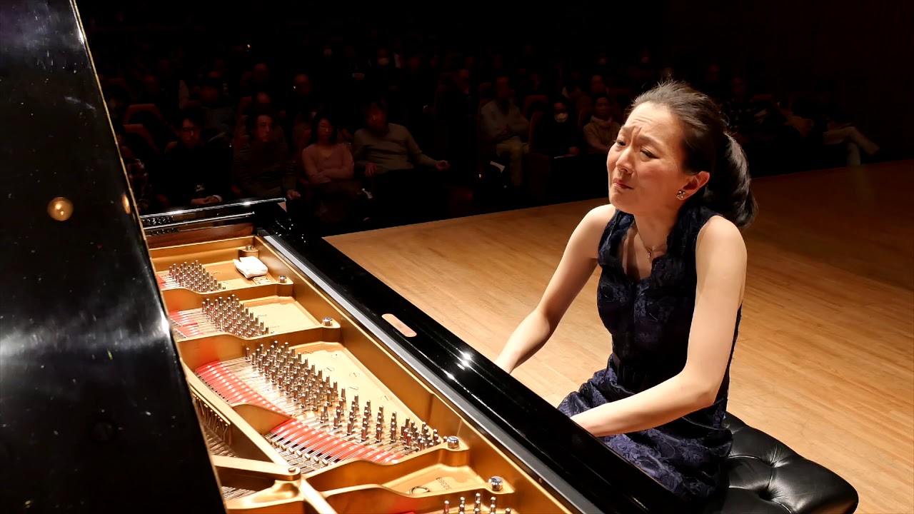 02 ブーレーズ：ピアノソナタ第2番 - YouTube