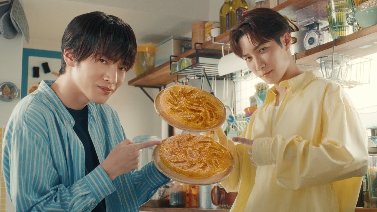 大阪王将「感動」篇 羽根つき餃子＋スタミナ肉餃子 - YouTube