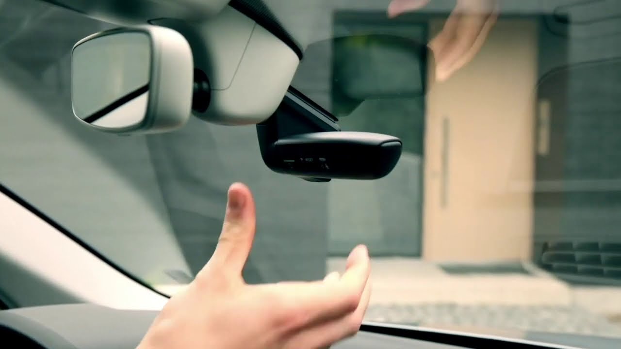 Audi's Universal Traffic Recorder - YouTube