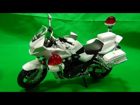 完成品で安い！警視庁 白バイ CB1300P 青島文化教材社 - YouTube